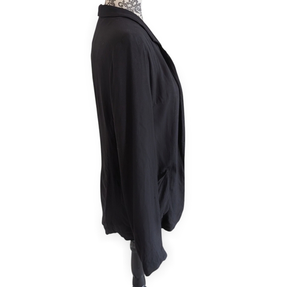 Aritzia Talula Kent Blazer Open Front Rayon Black Lined Pockets Women's size 6 - Picture 7 of 12